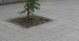 Качественная тротуарная плитка серого цвета в Балтийске в октябре