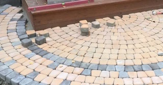 Укладка плитки на крыльцо в Балтийске по цене от 816 руб. за м² | ТротуарнаяПлитка
