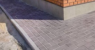 Укладка плитки на отмостку: Цена от 816 руб. в Балтийске от ТротуарнаяПлитка