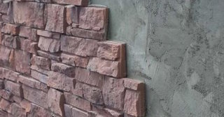 Качественная отделка цоколя фундамента снаружи в Балтийске в октябре
